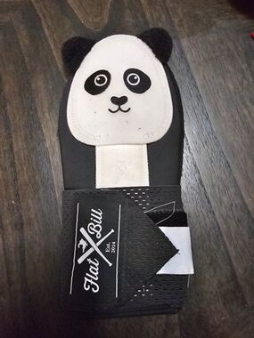 Flat Bill Panda Sliding Mitt- Black & White